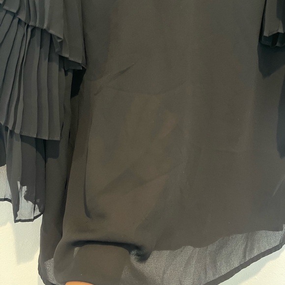 Worthington Black Pleated Blouse Size. Medium - Picture 6 of 6